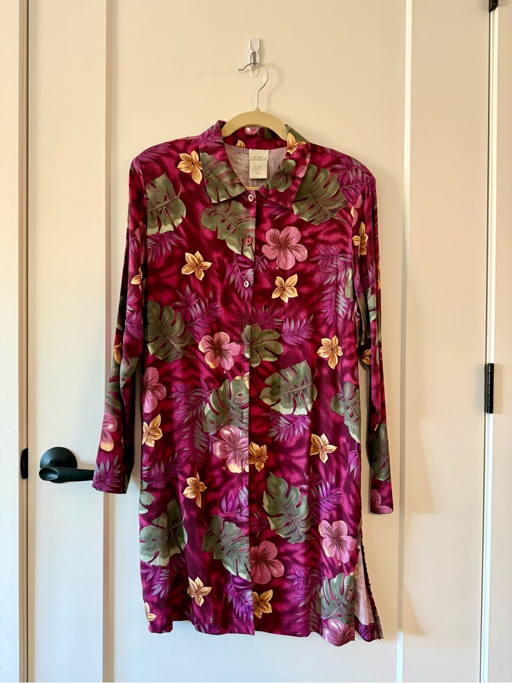 Floral Button-Front Women’s Dress Shirt - Magenta